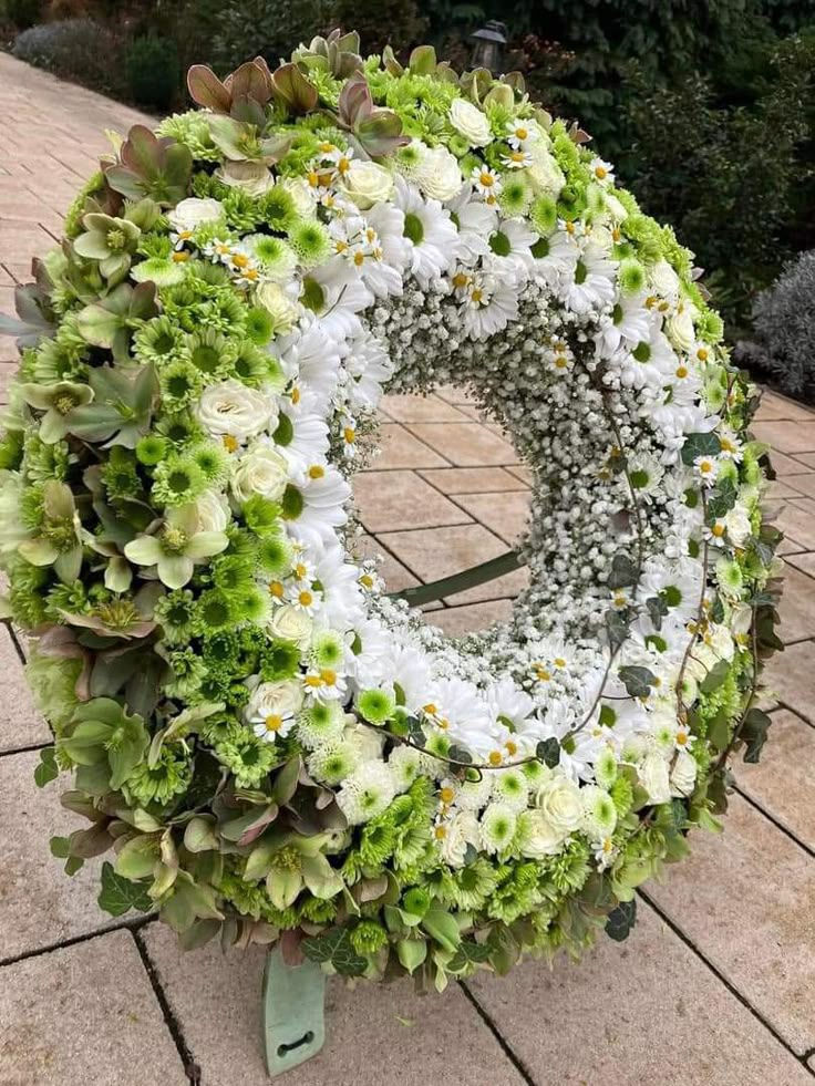 Похоронные венки, корзины, букеты/Coroane funerare din flori naturale foto 4