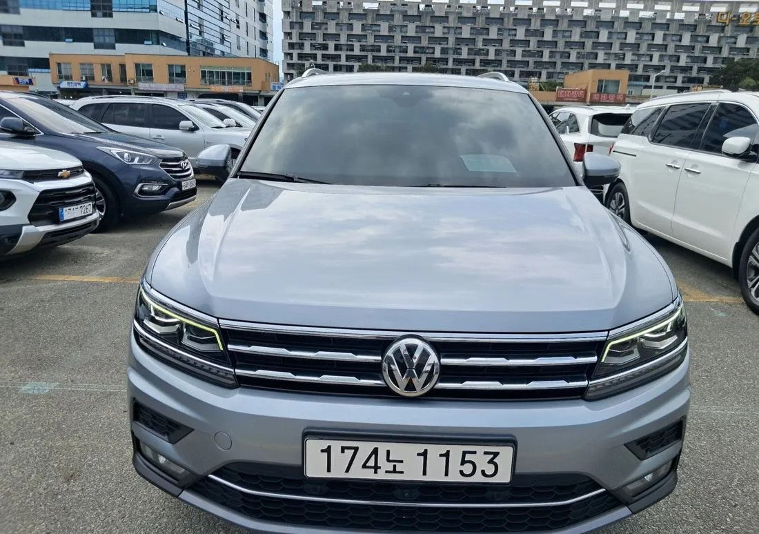 Volkswagen Touareg foto 1