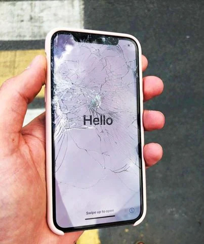 Замена дисплея на iPhone: наш сервисный центр гарантирует высокое качество ремонта! фото 0
