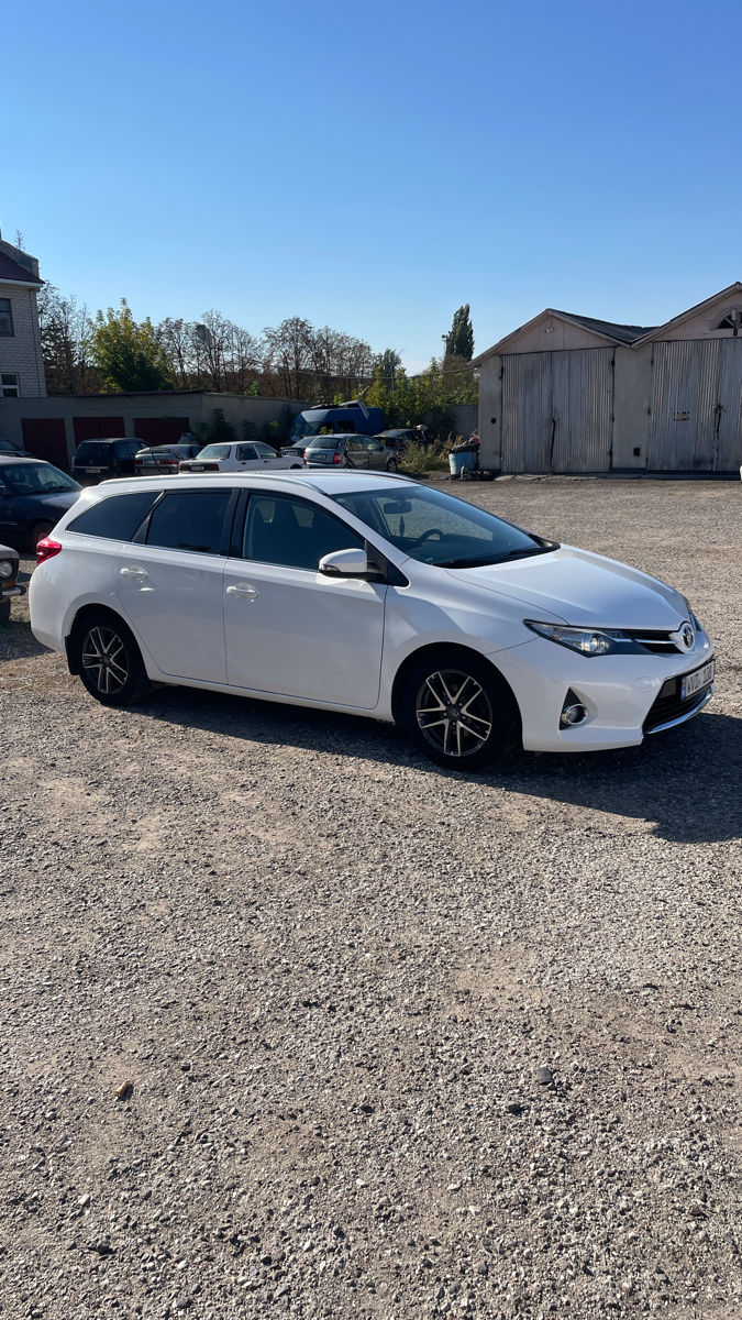 Toyota Auris foto 9