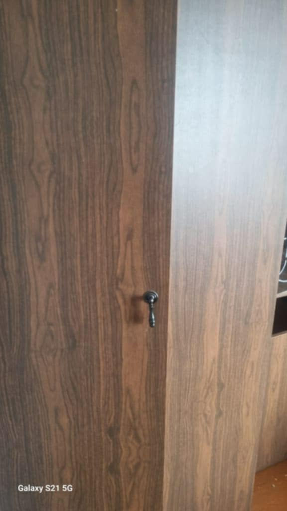 Se vinde mobila. Mobila se vinde in stare foarte buna. Cine îl va lua cu siguranță, va fi reducere foto 5