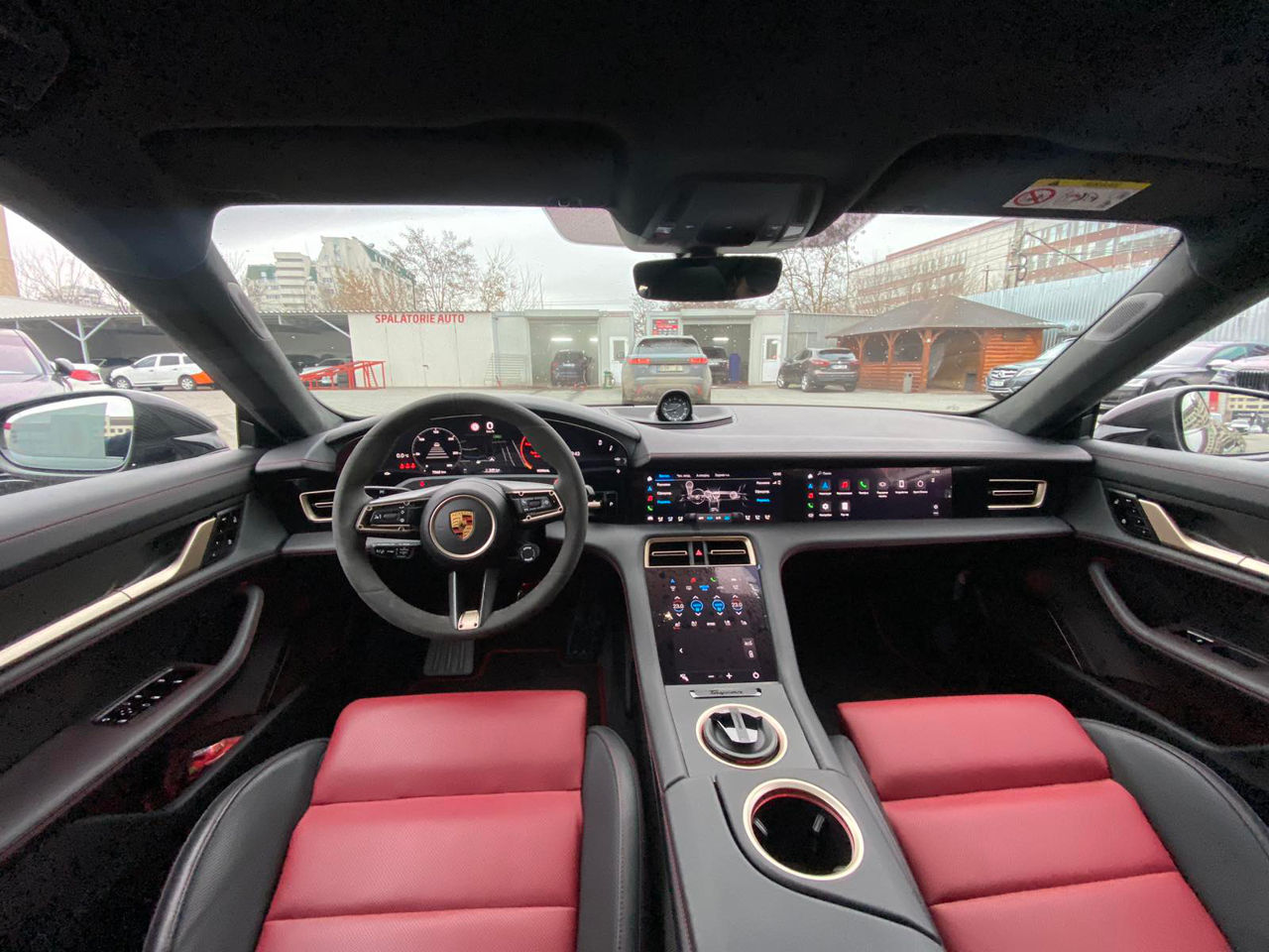 Porsche Taycan foto 11