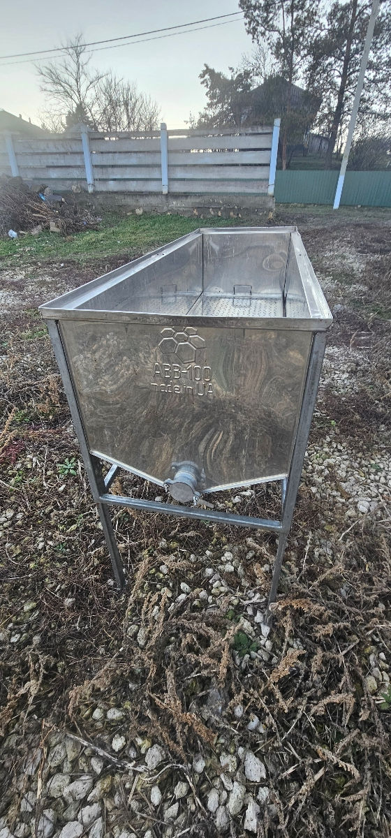 Vană de descapacitor cu plasaa setca la fund. foto 1