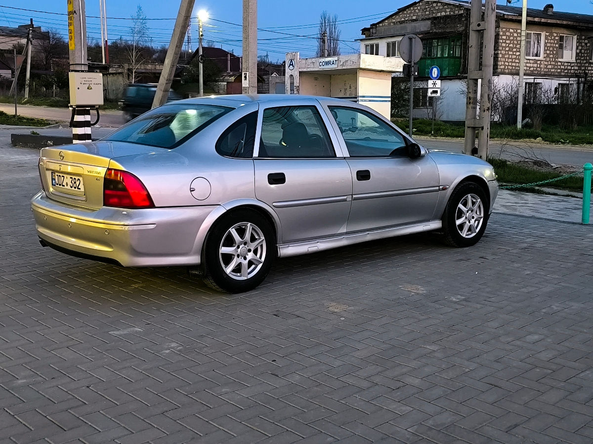 Opel Vectra фото 0
