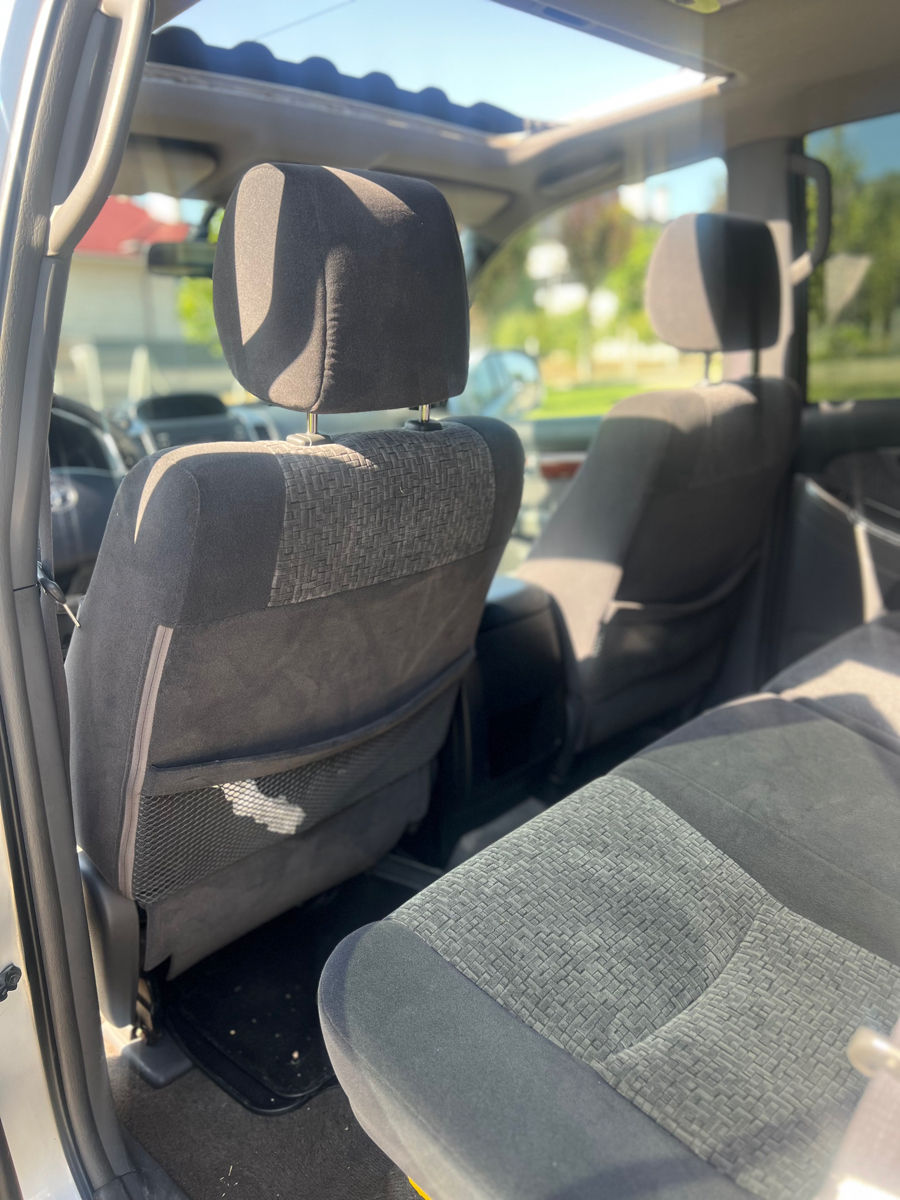 Toyota Land Cruiser Prado foto 6