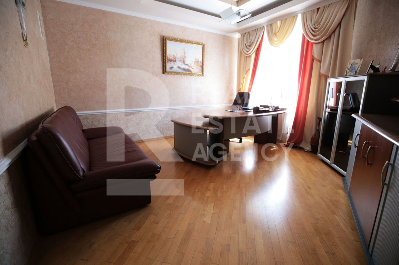Vânzare, casă, 3 nivele, 14 camere, strada Independenței, Bălți foto 6