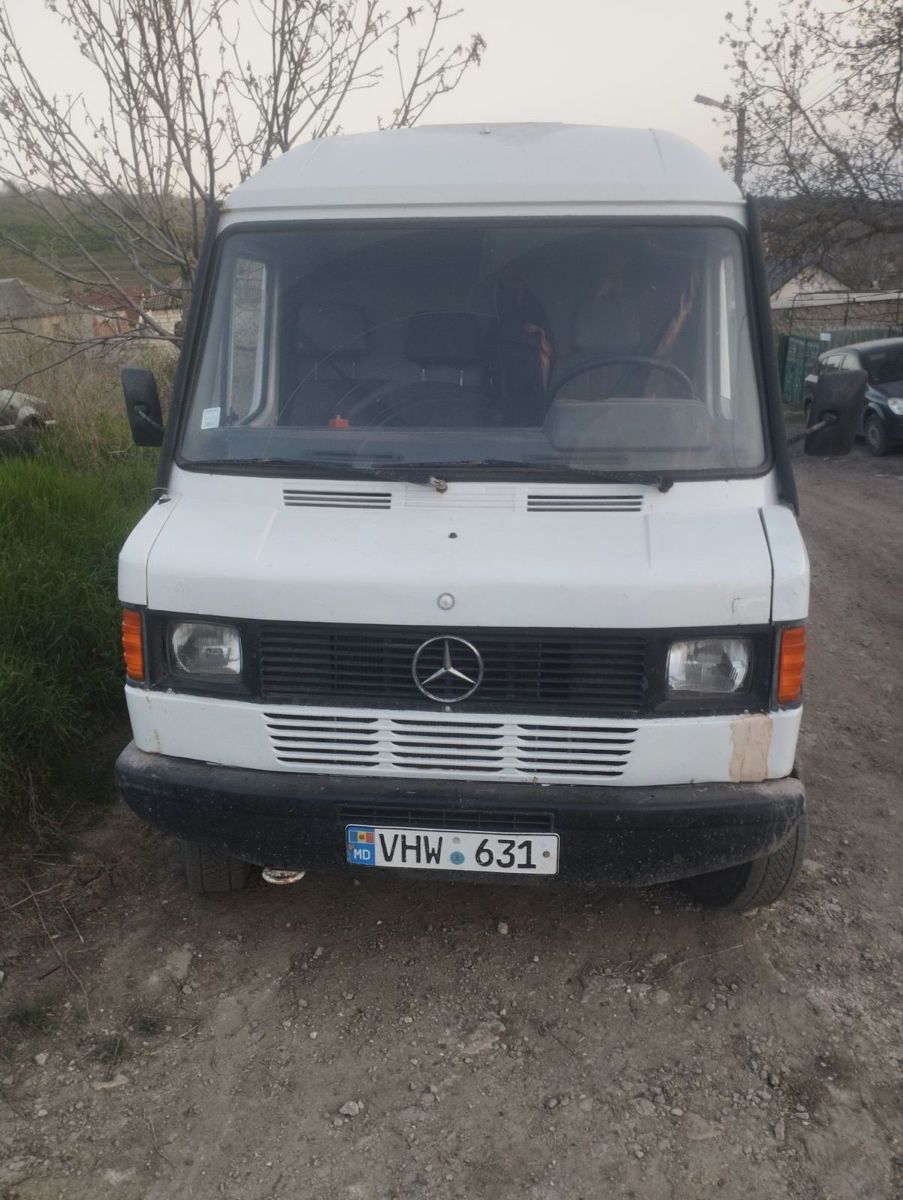 Mercedes Benz 210D фото 0