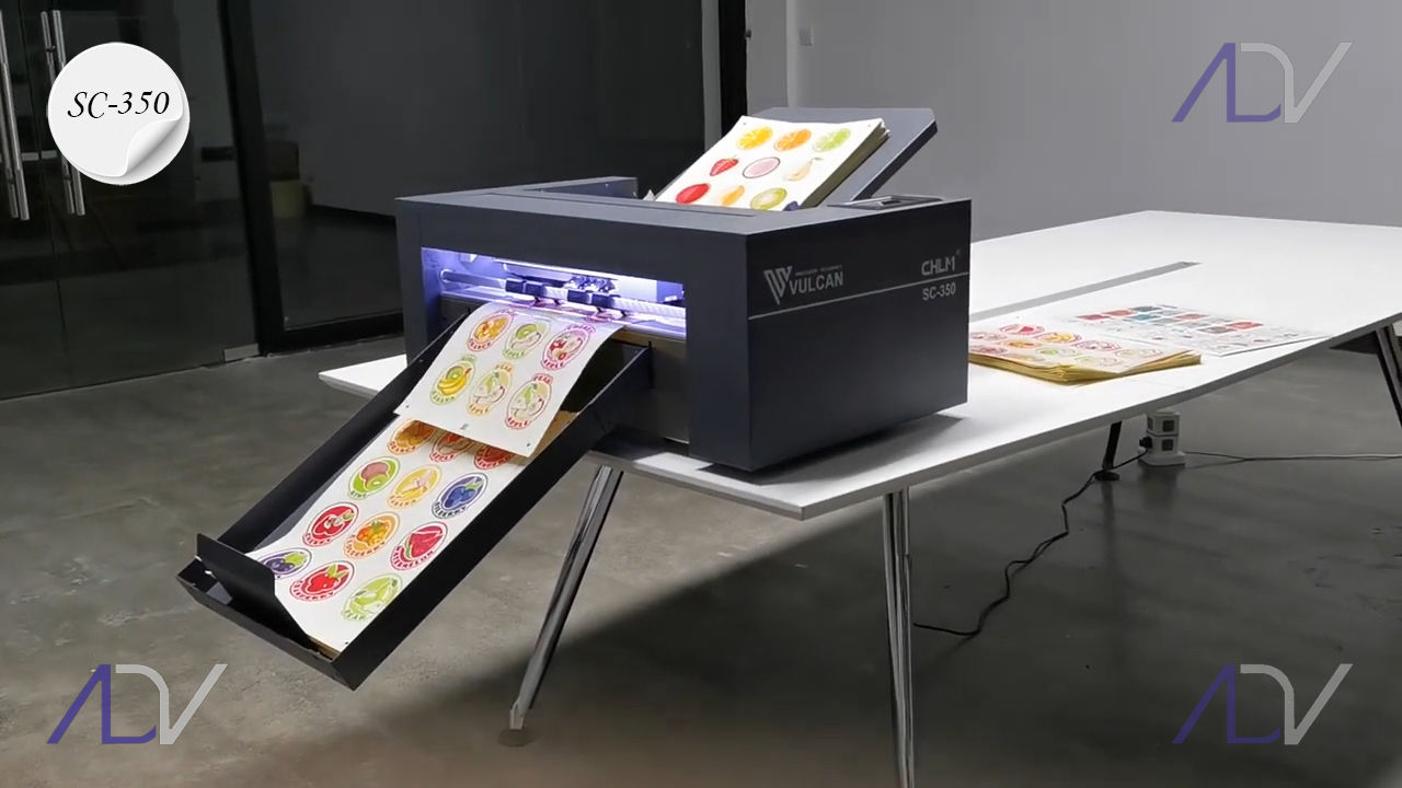 Режущий плоттер с автоподачей листов резка наклеек этикеток Vulcan SC-350 plotter de tăiere cu alime foto 2