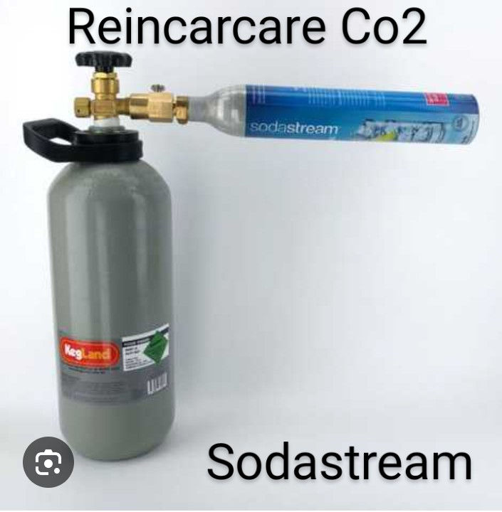 SodaStream. Заправляю баллоны содострим Apa gazata. сифон для газирования воды.Со2. углекислый газ foto 1