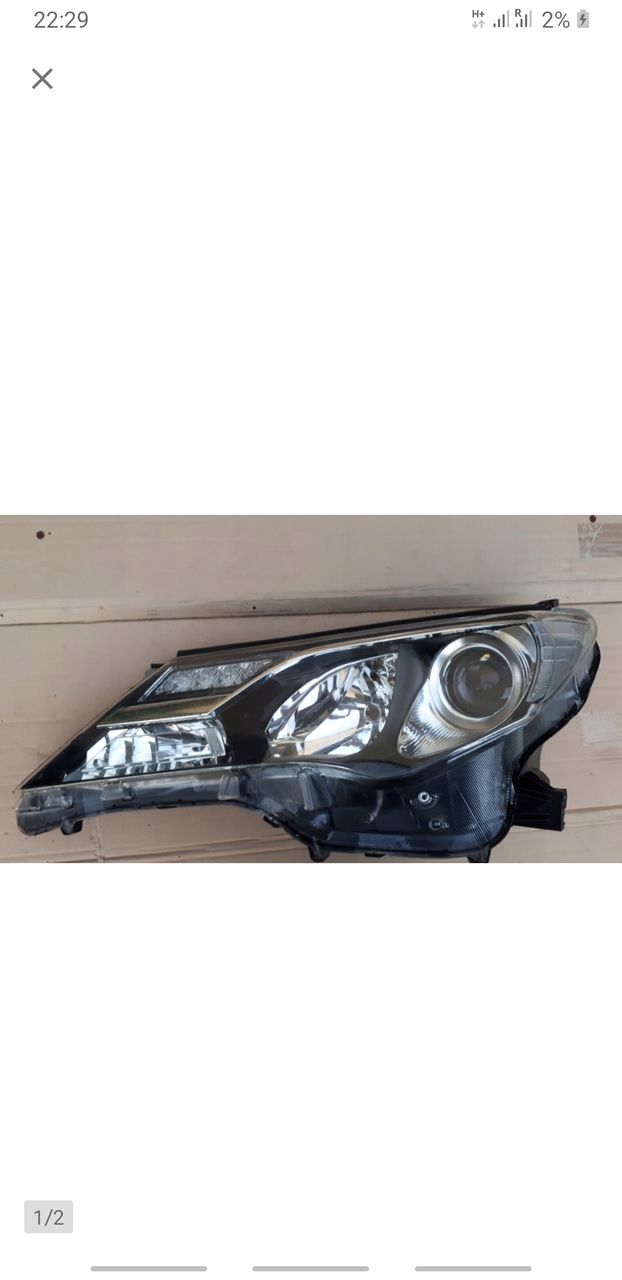 Vînd far Toyota Rav4 2013-2015 foto 0