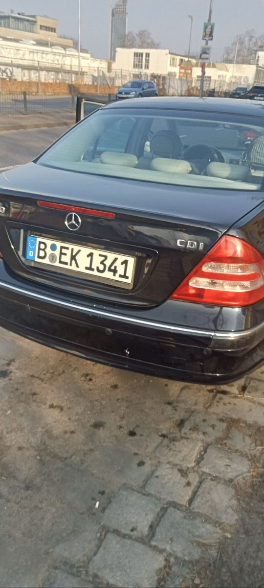 Mercedes C-Class foto 1