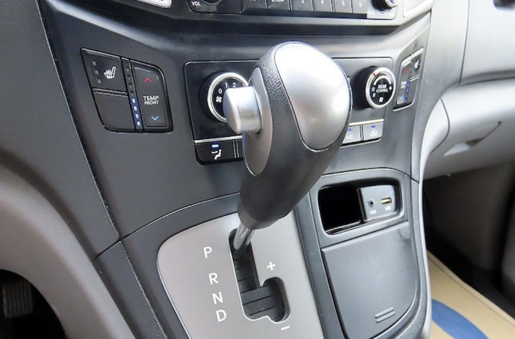 Hyundai Grand Starex foto 9