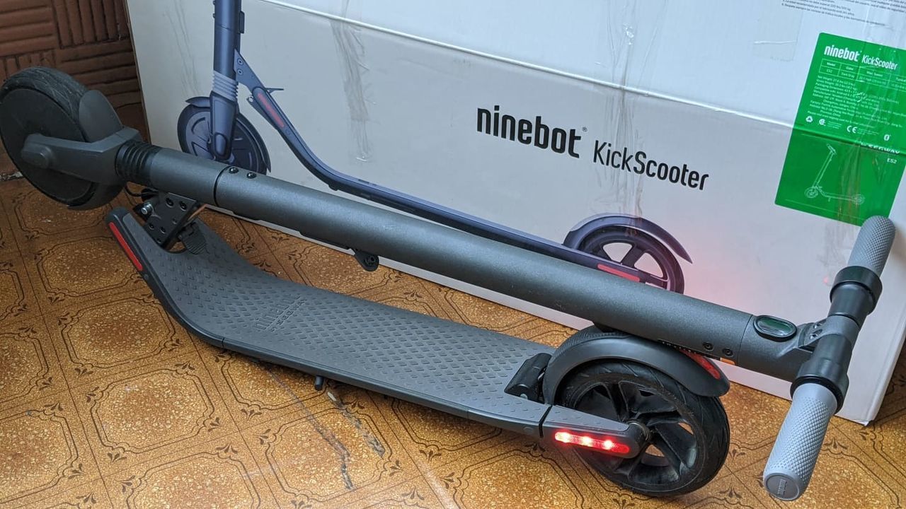 Продается электросамокат Segway Ninebot ES2 с небольшим пробегом как новый