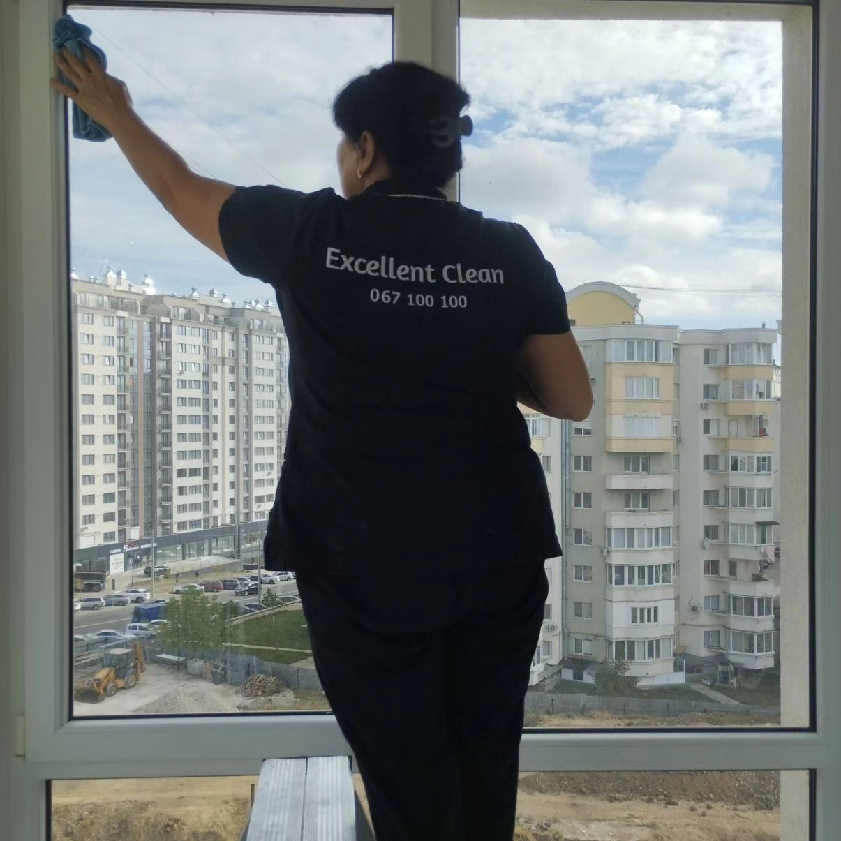 Curatarea geamurilor si a suprafetelor vitrate foto 1