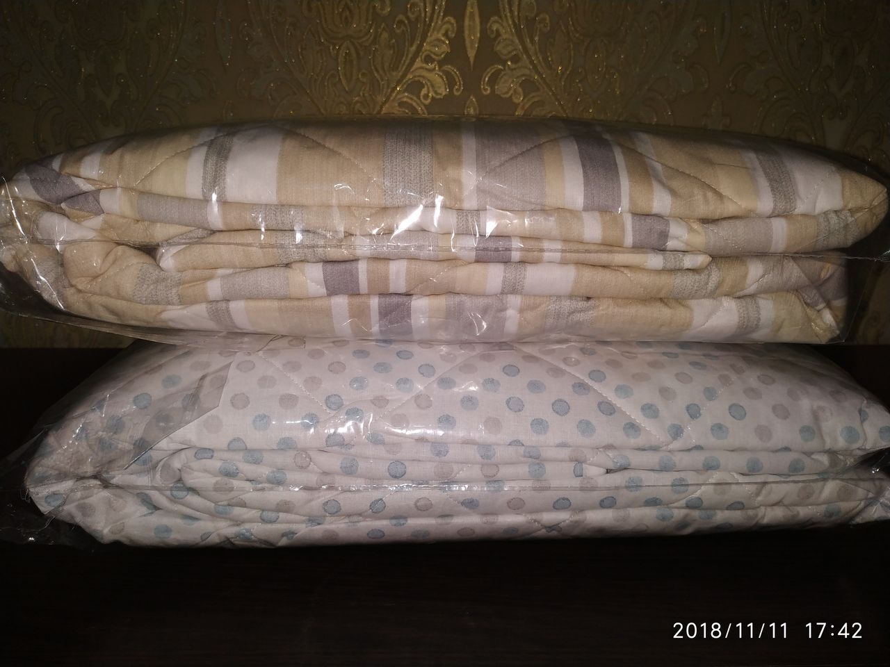 Простыни на резинке, пододеяльник, наволочки и синтипоновые наматрасники!!!