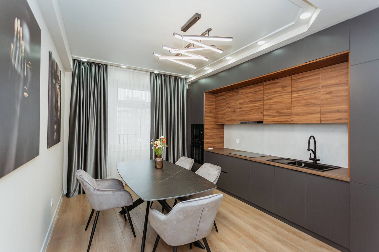 Apartament cu 2 camere, 82 m², 11 etaj