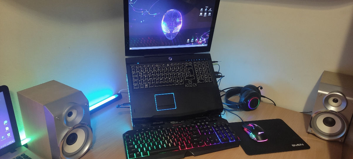 Продам Dell Alienware M18X
