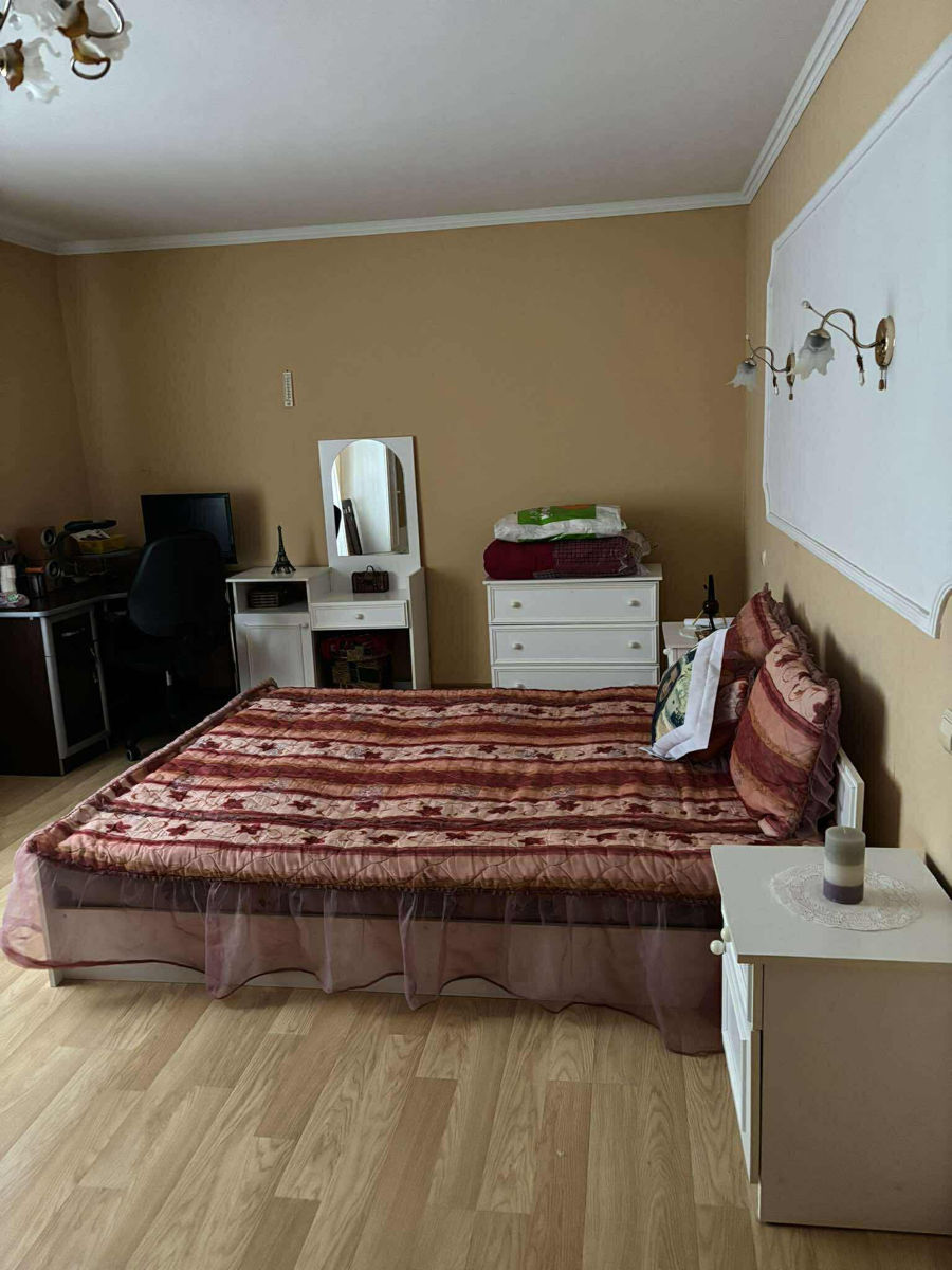 Casa în 2 nivele în orasul Ghindesti фото 3