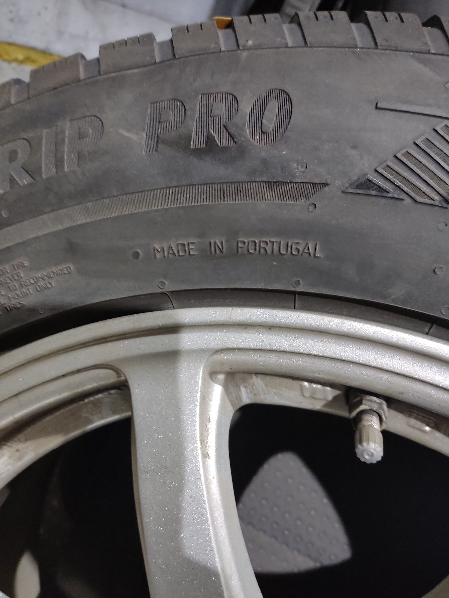 215-65 R16 foto 3