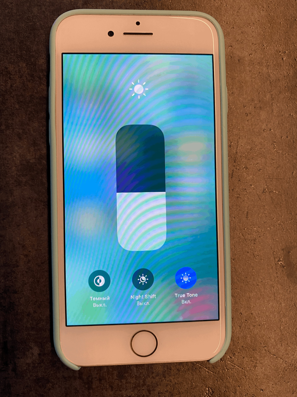 iPhone 8 Rose Gold 64GB в отличном состоянии