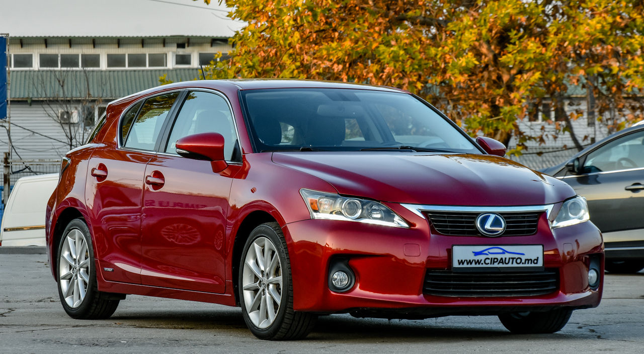 Lexus CT Series фото 1