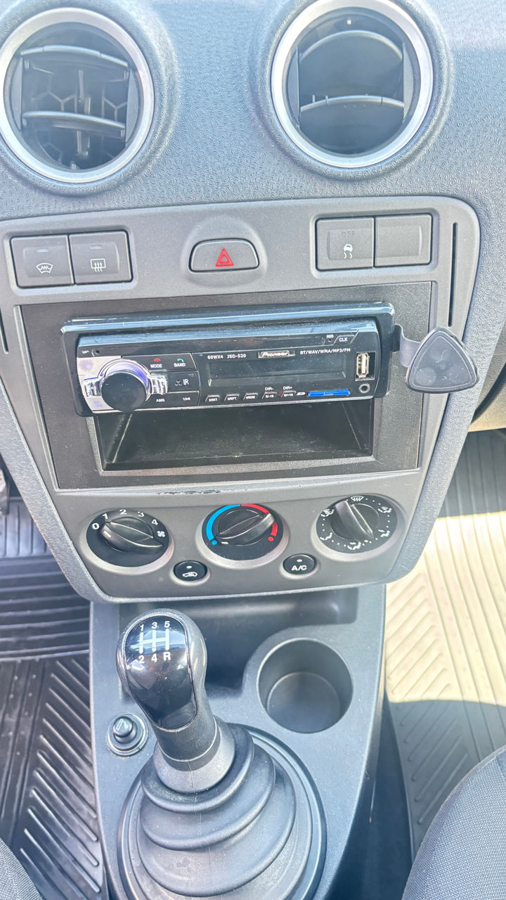 Ford Fusion фото 15
