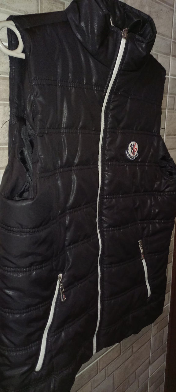 Безрукавка Moncler