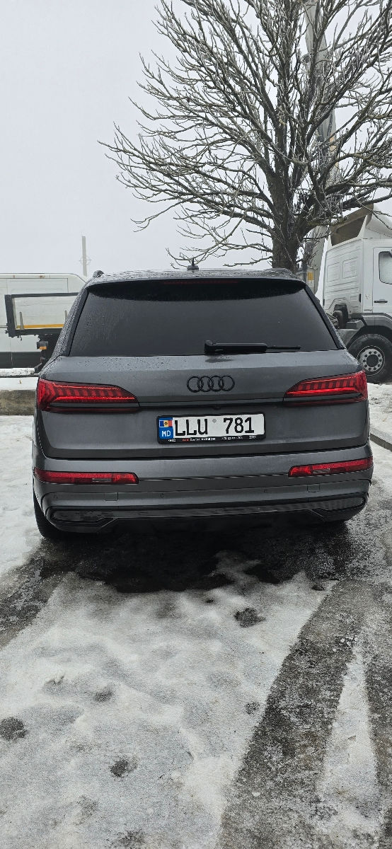 Audi Q7 2021 г. с пробегом 160000 км, Бензин, 45000 €