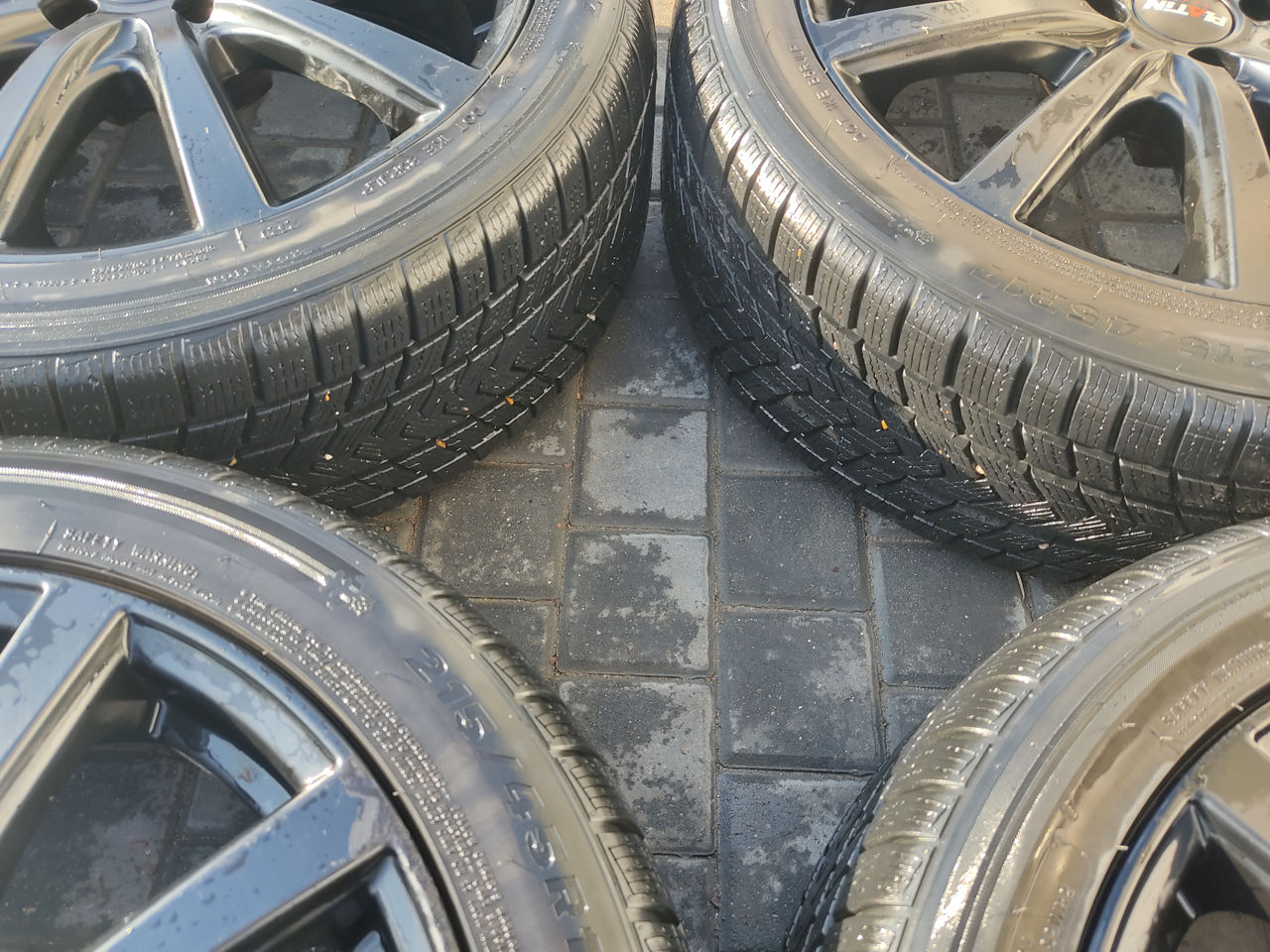4x100 r17 / 215/45 r17 Gripmax 2520