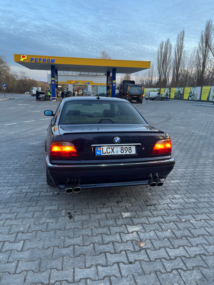 BMW 7 Series foto 5