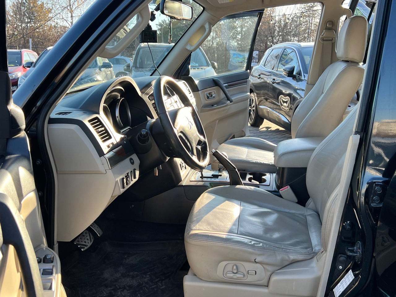 Mitsubishi Pajero foto 6