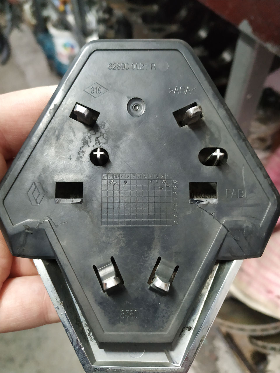 Капот меган 2