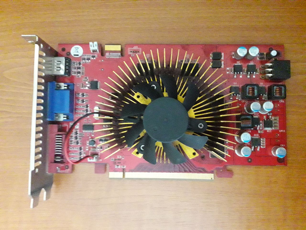Видеокарты Nvidia , Radeon, VGA, DVI, ddr2, ddr3, в отличном состоянии ...