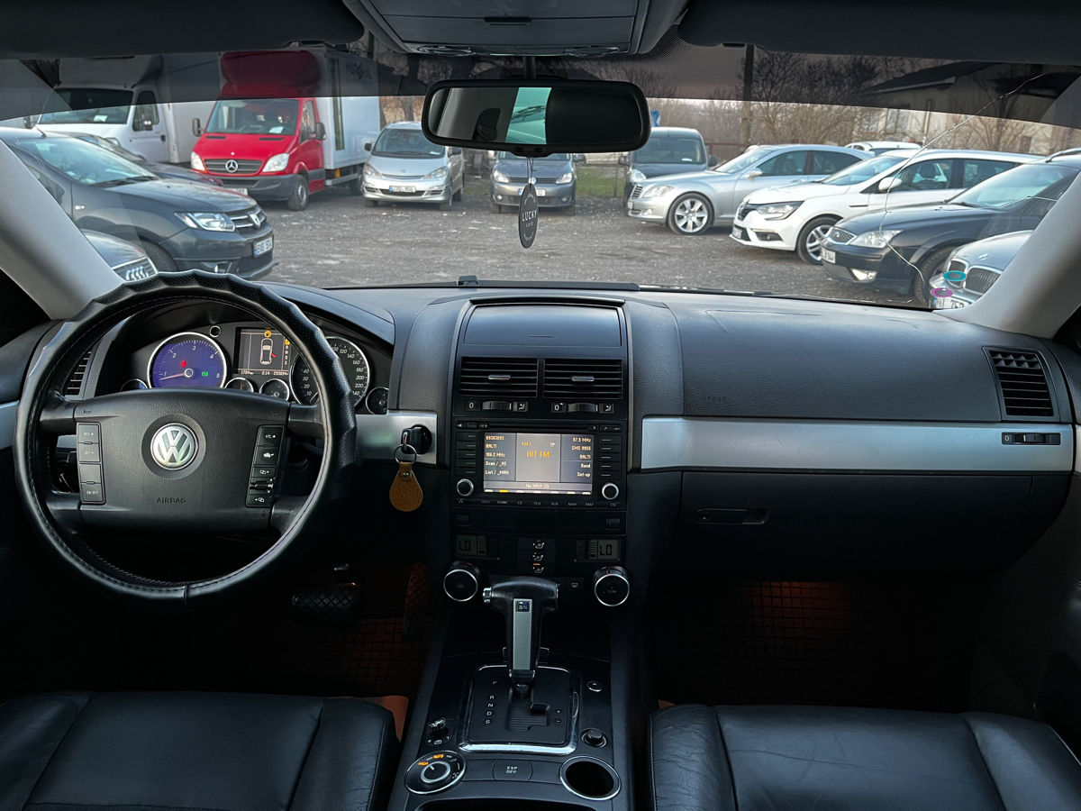 Volkswagen Touareg foto 9