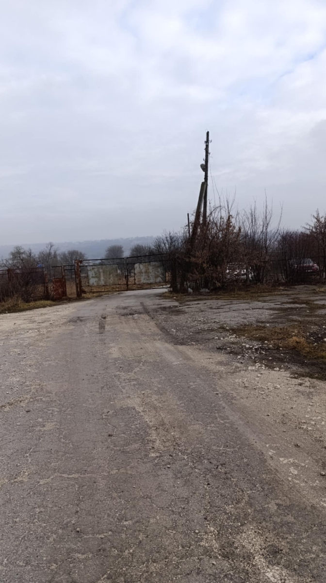 Teren pentru construcții 1,27 ha industrial, cu 2 depozite câte 500 M2 fiecare. foto 3