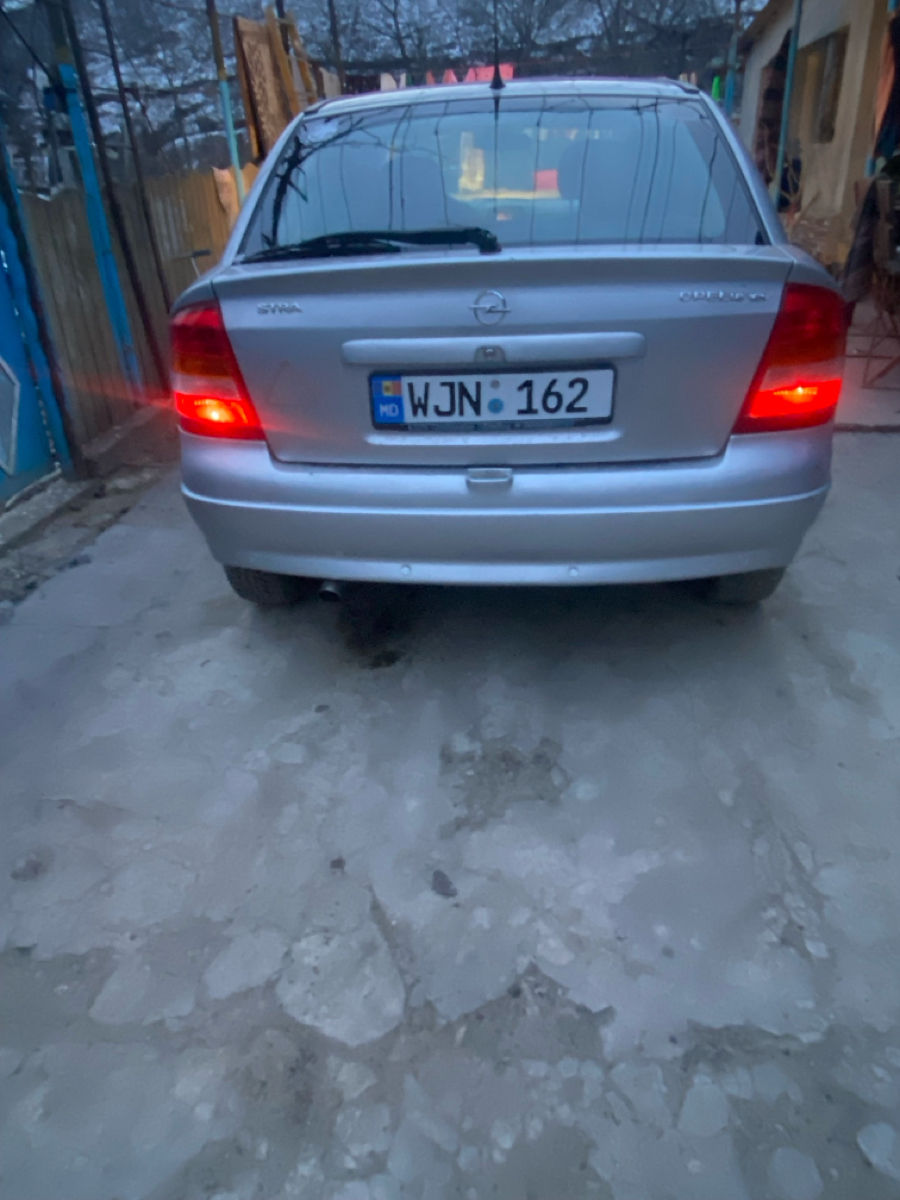 Opel Astra foto 1