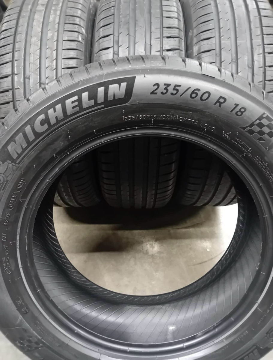 Michelin  235 60 18 foto 4