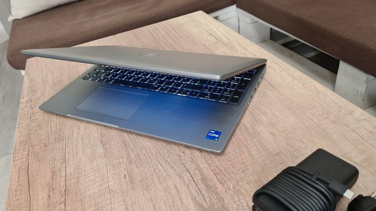 Dell Latitude 5531 (FullHD ips, i7 16x 4.80Ghz, 12Gen, ram 16gb ddr4, ssd 1Tb NVMe) Garantie foto 3