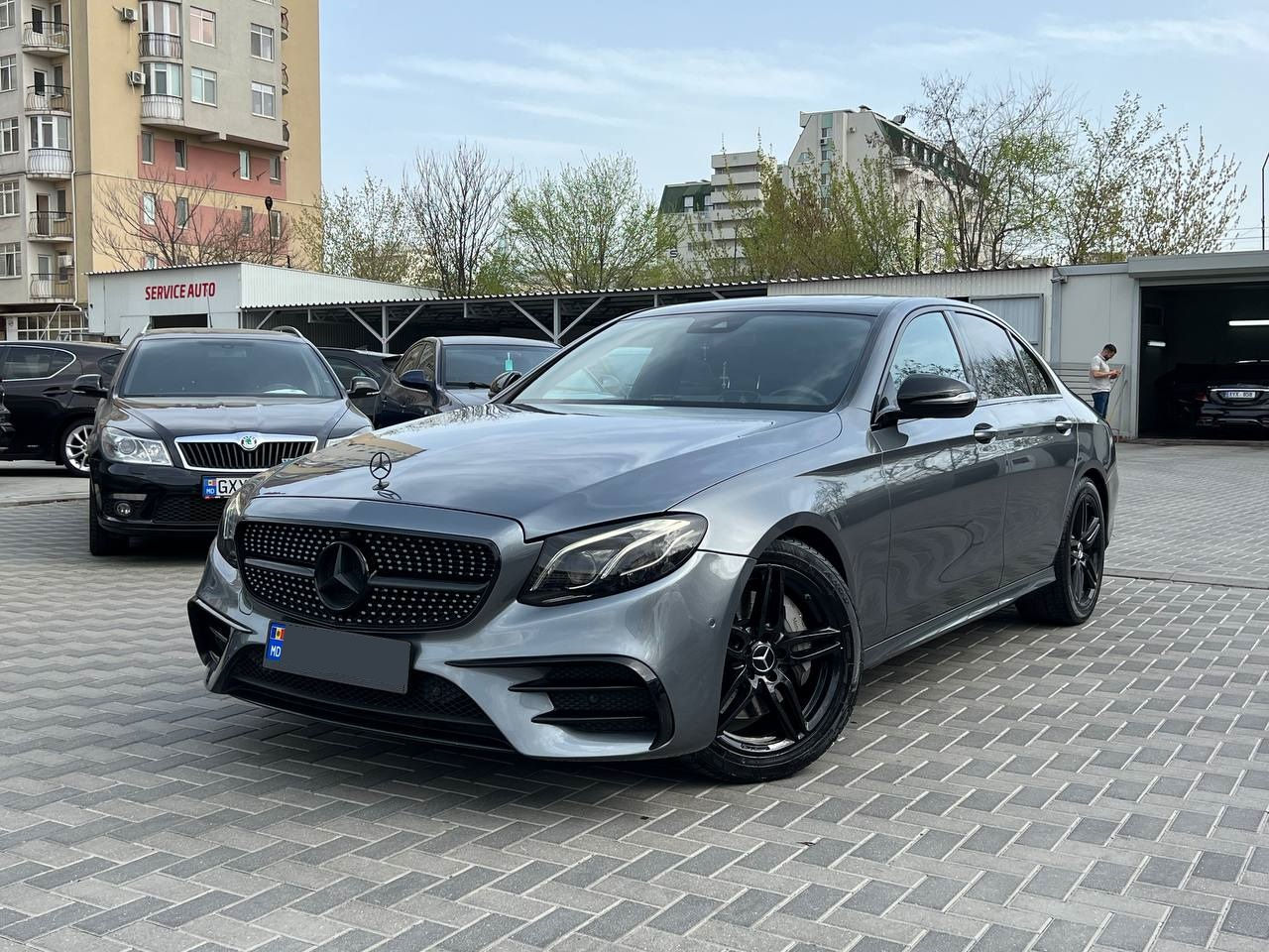 Mercedes E-Class foto 0