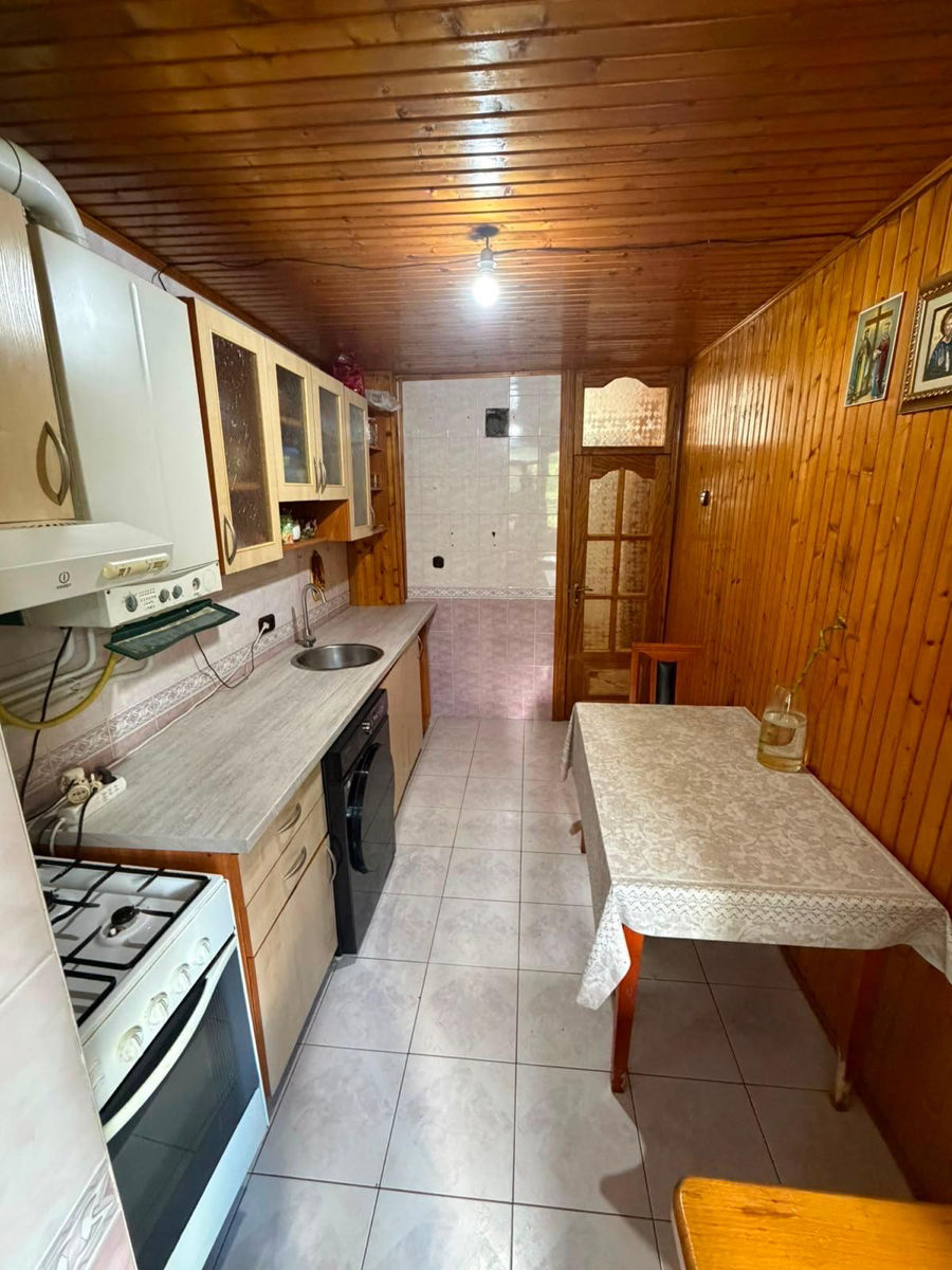 Râșcani, str. Miron Costin