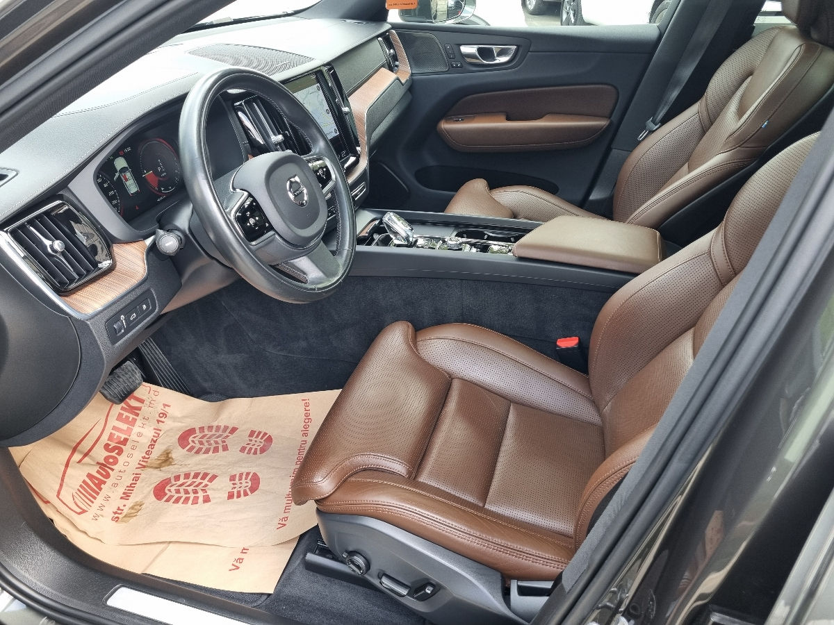 Volvo XC60 2020 photo 9