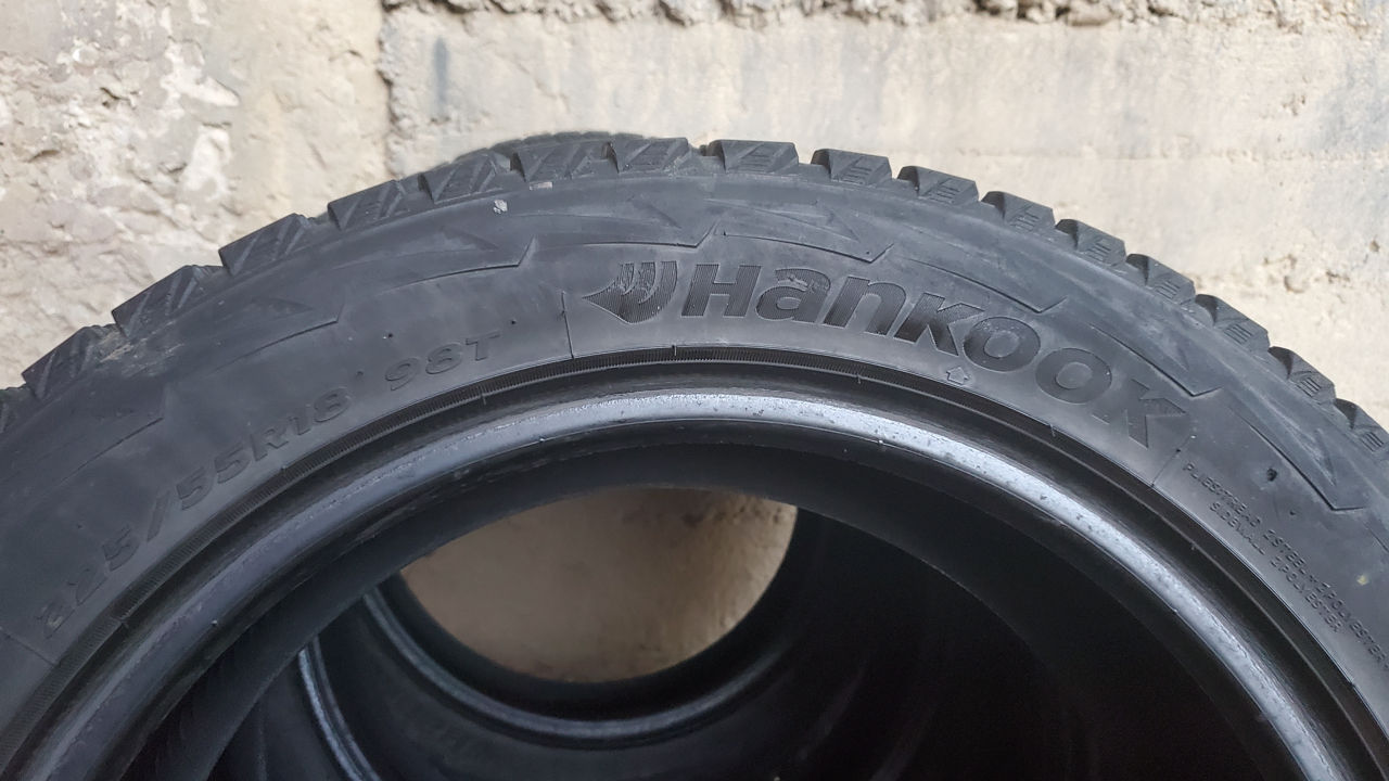 Hankook iPike 225/55 R18