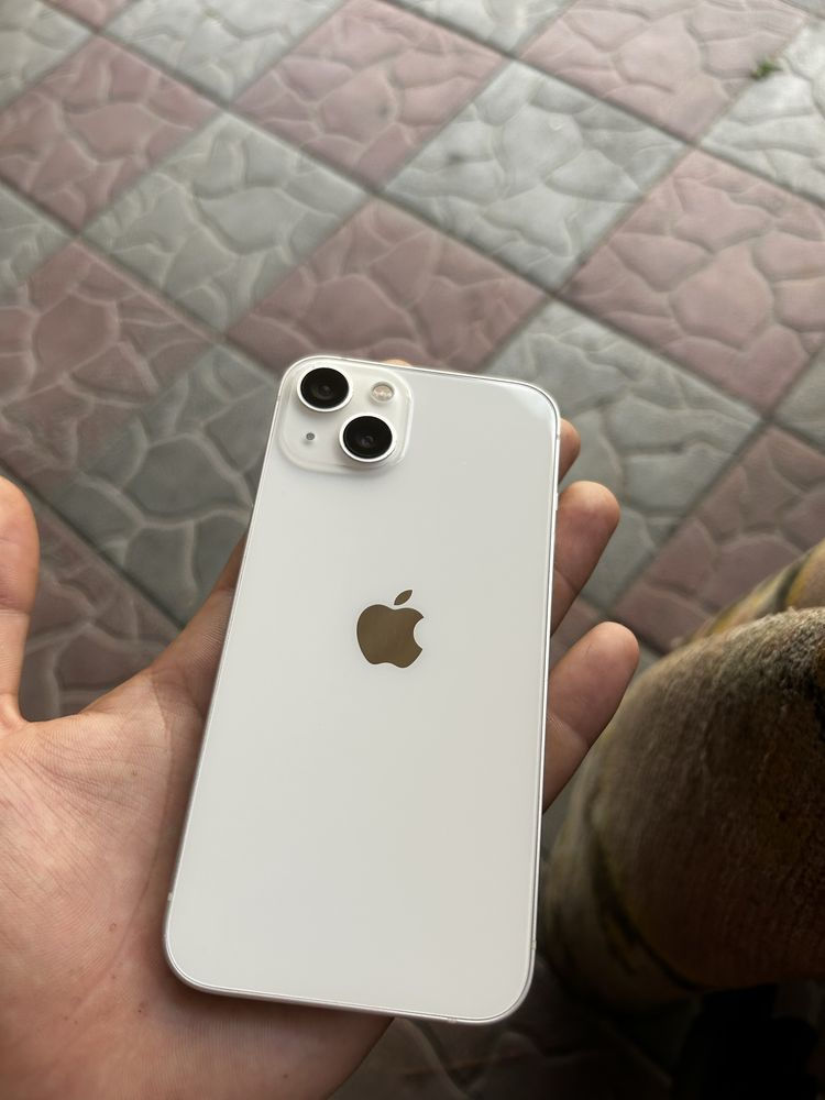 IPhone 13 white  foto 0
