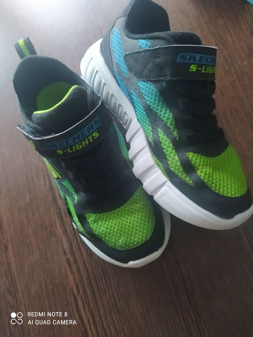 Крутые кроссовки Skechers