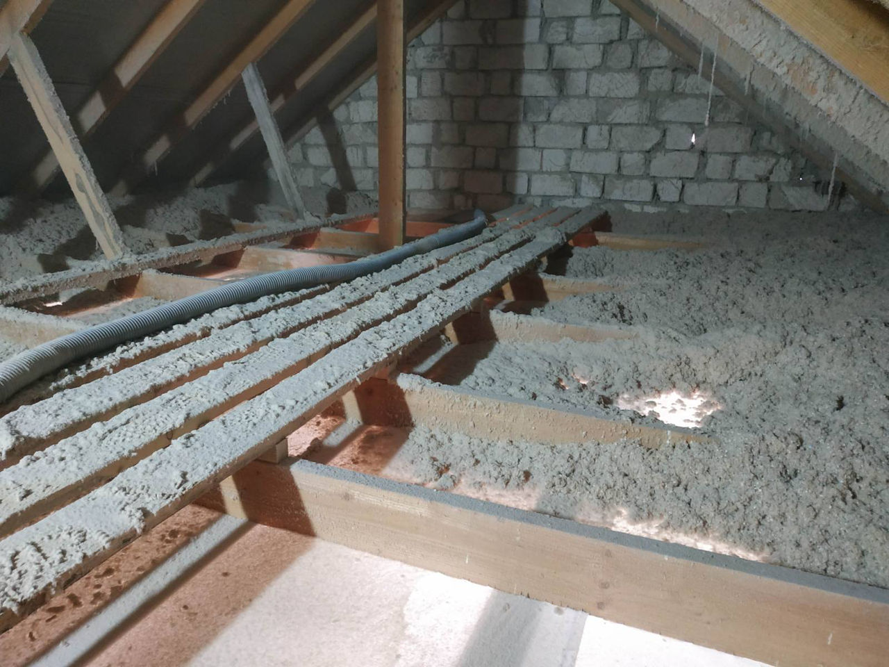 Izolații cu celuloza - izolatii pentru 100 ani! facturi mai mici cu 3...4.5 ori !!! foto 2