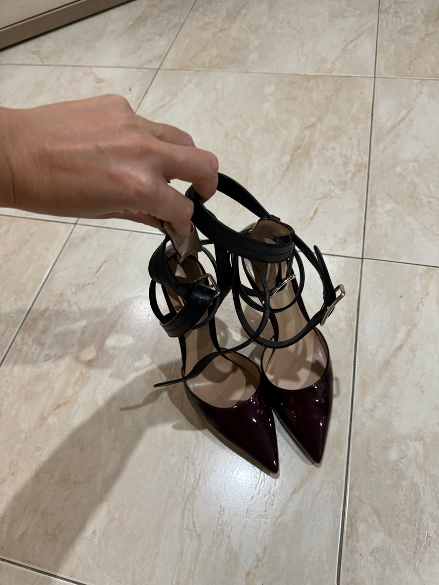 Gianvito Rossi Sergio Rossi Bruno Magli Aquazzura