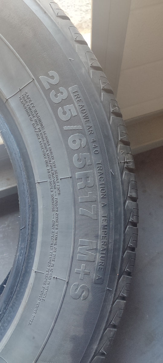 Резина  235/65 r17 фото 1
