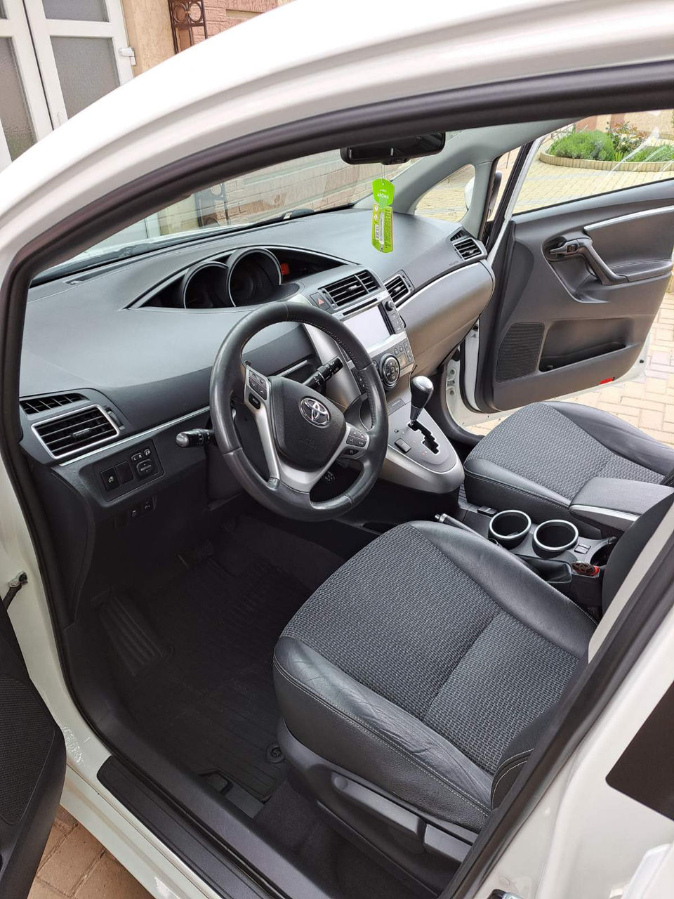Toyota Verso foto 3