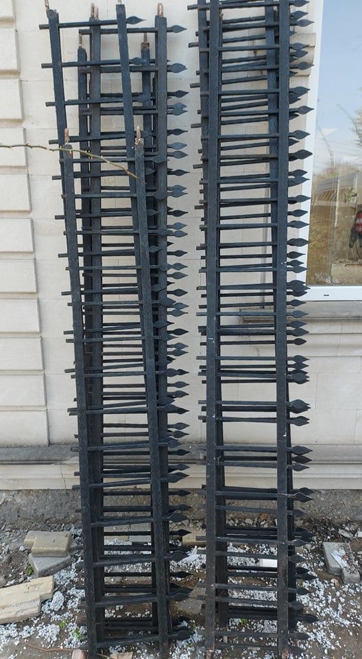 Бу забор кованный 2.30х0.40 м (18 штук) 25 евро за штуку. .можно любое ...