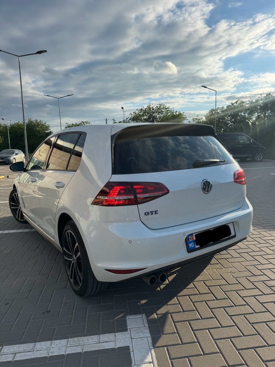 Volkswagen Golf foto 1